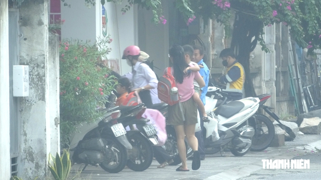TP.HCM: Lớp mầm non đặt biển hiệu là trường mầm non, tự ý tuyển hàng trăm trẻ - Ảnh 1.