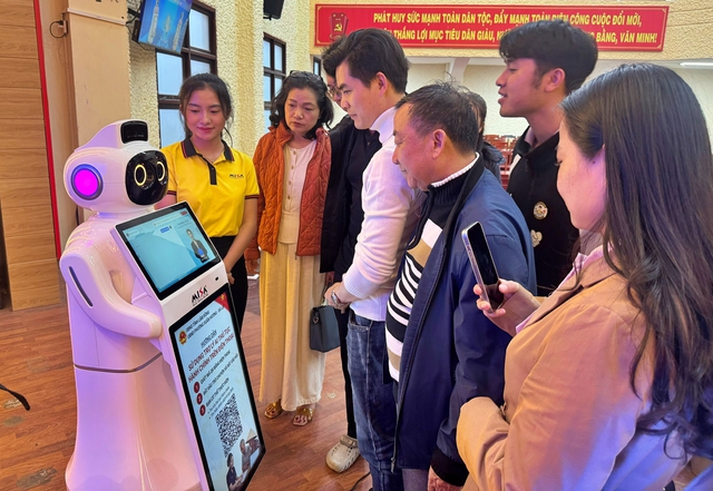 Hài lòng của người dân, doanh nghiệp là thước đo của chuyển đổi số - Ảnh 2.