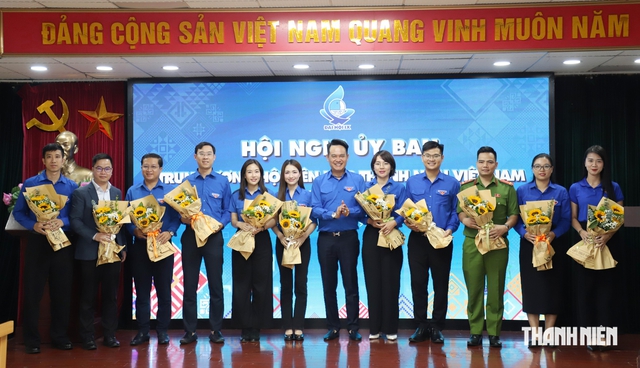 Ca sĩ Hòa Minzy tham gia Ủy ban Trung ương Hội Liên hiệp thanh niên Việt Nam- Ảnh 1.