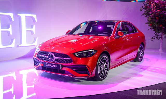 Gần 300 xe Mercedes-Benz C-Class lắp ráp tại Việt Nam bị triệu hồi do lỗi khóa cửa - Ảnh 1.