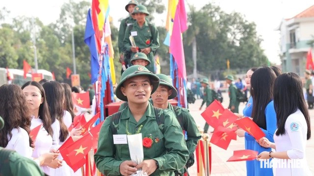Bộ Quốc ph&ograve;ng n&oacute;i về chuyển nghĩa vụ qu&acirc;n sự khi thi lại đại học - Ảnh 1.