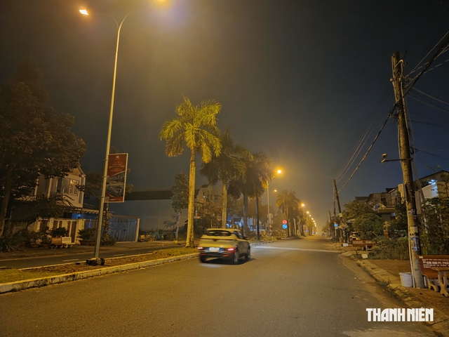 Kh&ocirc;ng kh&iacute; C&agrave; Mau mờ đục cả ng&agrave;y, chưa r&otilde; sương m&ugrave; hay bụi mịn - Ảnh 2.