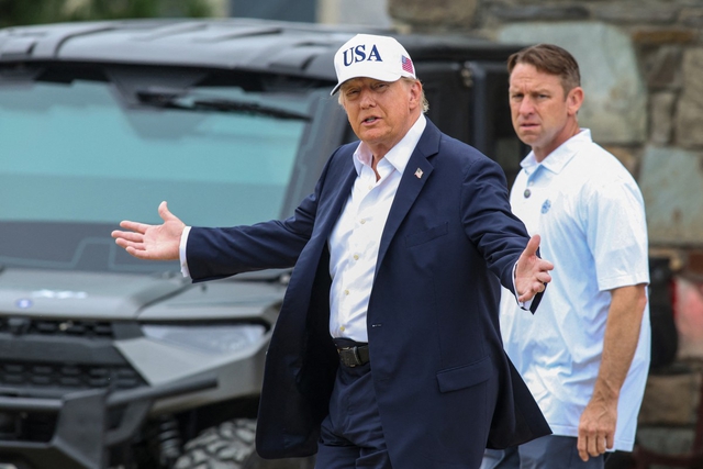 &Ocirc;ng Trump phản b&aacute;c l&agrave;n s&oacute;ng đ&ograve;i 'h&atilde;m phanh' AI - Ảnh 1.