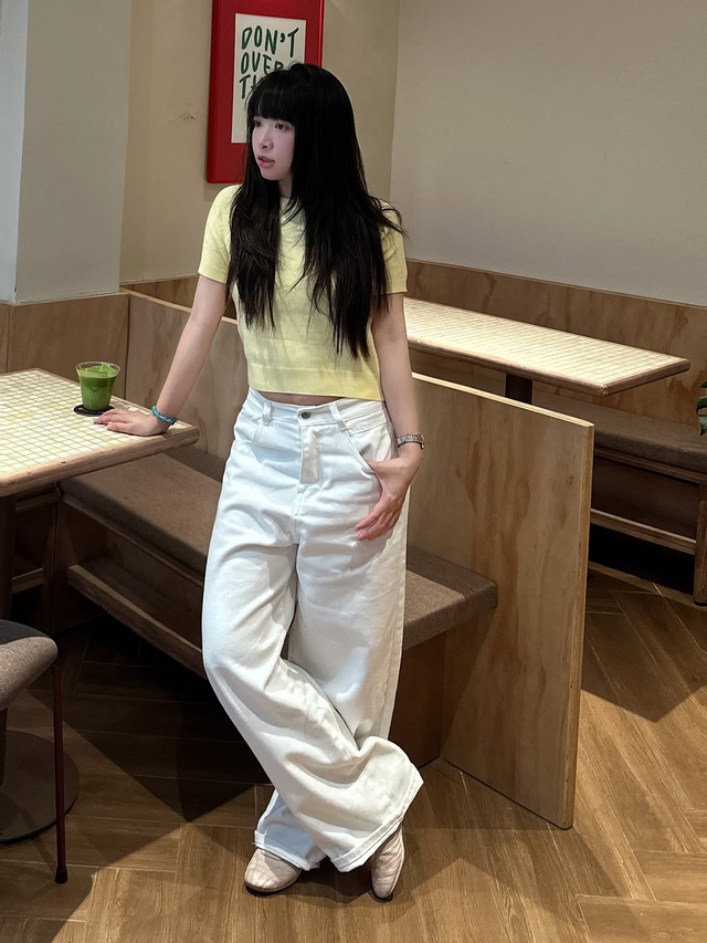 Diện quần jeans trắng đơn giản m&agrave; sang - Ảnh 6.
