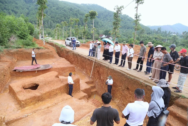 Phát hiện nhiều hiện vật quý trong 2 ngôi mộ cổ ở Nghệ An - Ảnh 4.