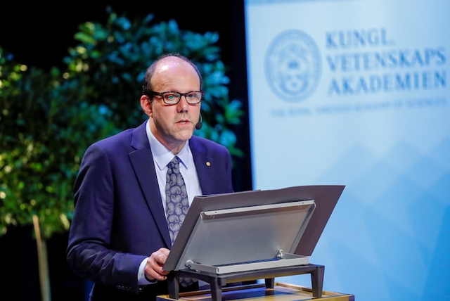 Giáo sư đoạt giải Nobel Michael Kremer trở thành nhà kinh tế trưởng World Bank - Ảnh 1.