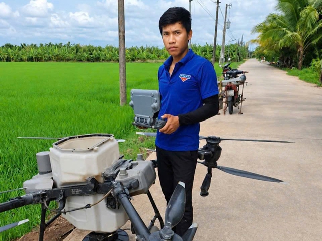 Máy bay không người lái mở lối khởi nghiệp trên đồng ruộng - Ảnh 3.