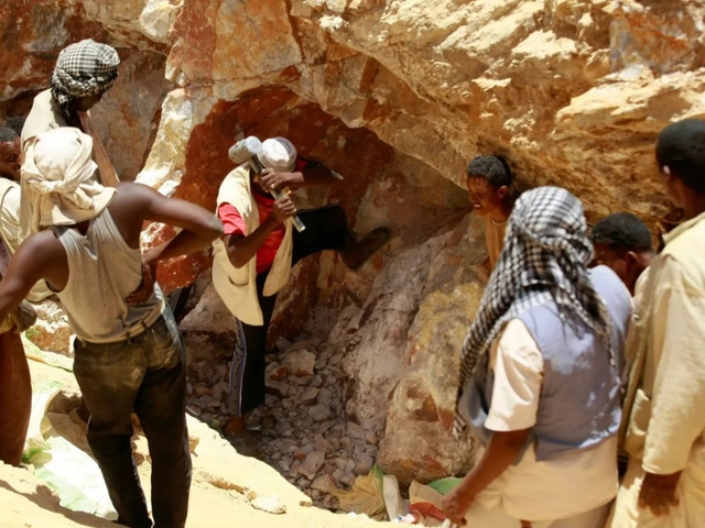 Sập mỏ v&agrave;ng ở Sudan, 60 người chết, nhiều người mất t&iacute;ch - Ảnh 1.