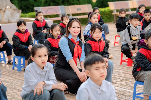 Người níu chân học trò bằng ‘chìa khóa’ âm nhạc - Ảnh 4.
