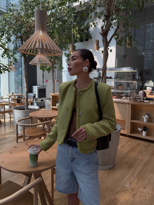 Áo tweed và quần jeans, mùa lạnh cứ diện bộ đôi cứ mặc lên là đẹp, sang - Ảnh 7.