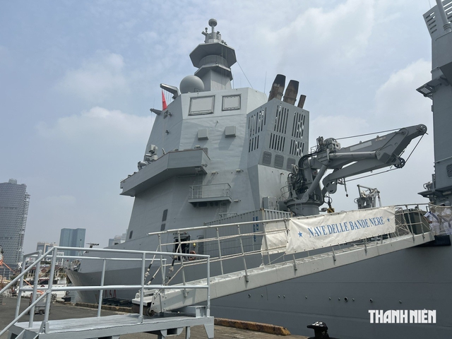 Tàu chiến hiện đại nhất của Hải quân Ý lần đầu đến Việt Nam - Ảnh 6.