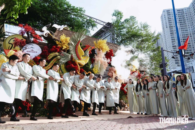 Cổng cưới Long Phụng bằng nửa tấn trái cây ở ‘phố nhà giàu Thảo Điền’ gây sốt- Ảnh 6.