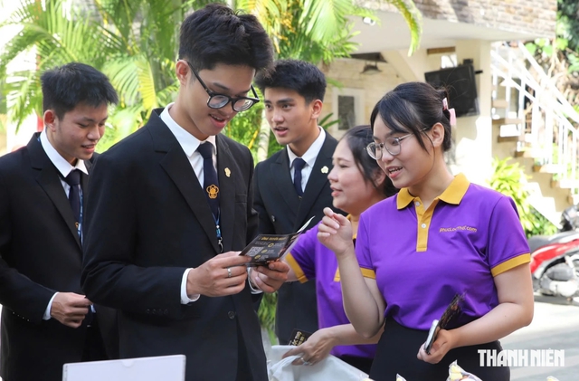 Doanh nghiệp F&B vào tận trường nghề 'săn' nhân sự - Ảnh 1.
