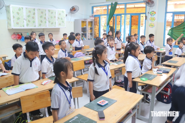 Mục sở thị bữa trưa 30.000 đồng của học sinh trường tiểu học Phú Thủy 1 - Ảnh 12.