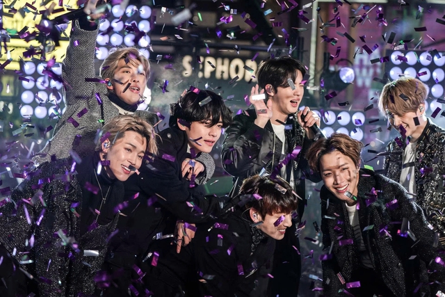 Vé concert BTS 'hét giá' gấp 30 lần, Tổng thống Hàn Quốc tuyên bố truy đến cùng - Ảnh 1.