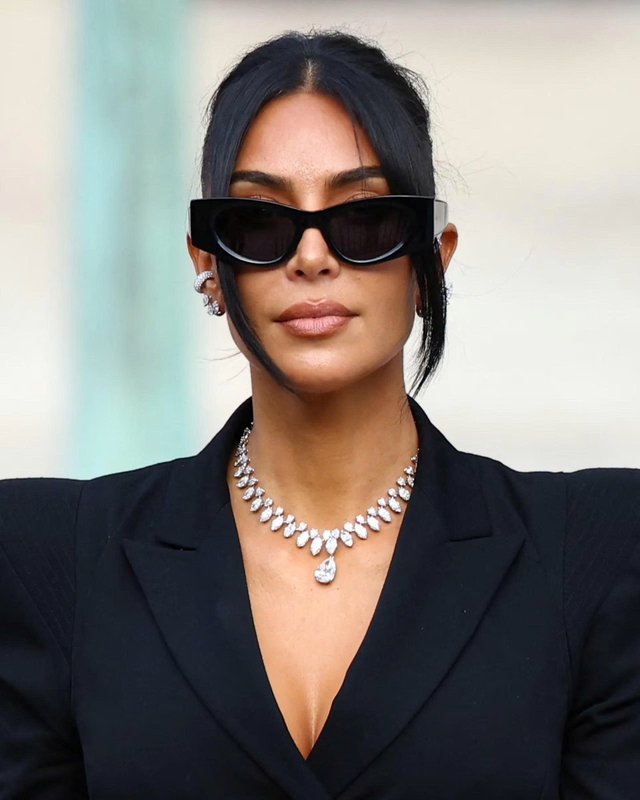 Bị cướp hơn 10 triệu USD, Kim Kardashian cuối cùng chỉ được bồi thường 1 USD - Ảnh 1.