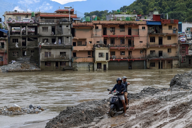 Lũ quét Nepal - Tây Tạng và căn nguyên biến đổi khí hậu - Ảnh 1.