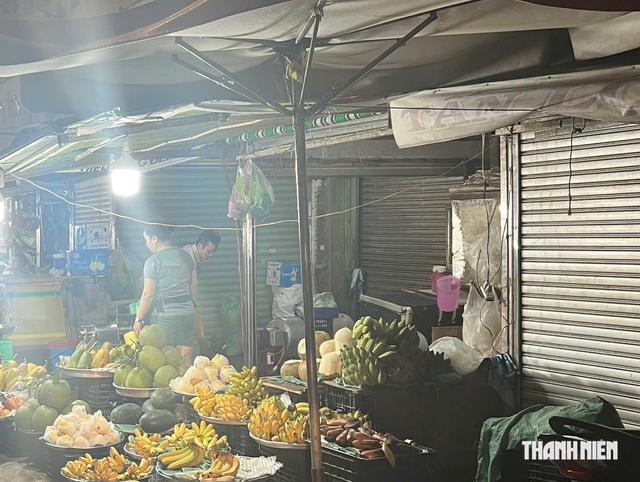 Những chợ cóc giá rẻ dành cho sinh viên, người thu nhập thấp - Ảnh 3.