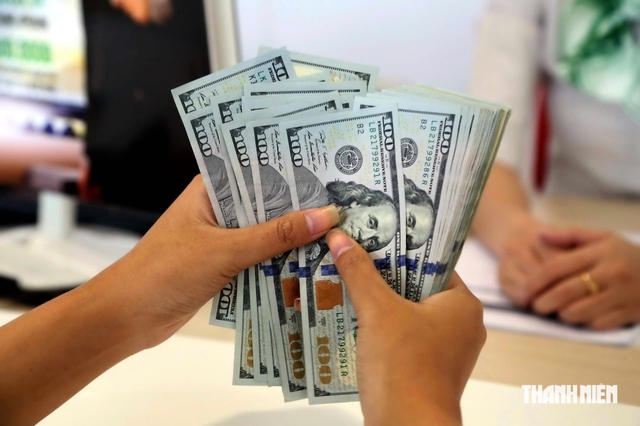 Giá vàng lao dốc, USD tăng- Ảnh 2.