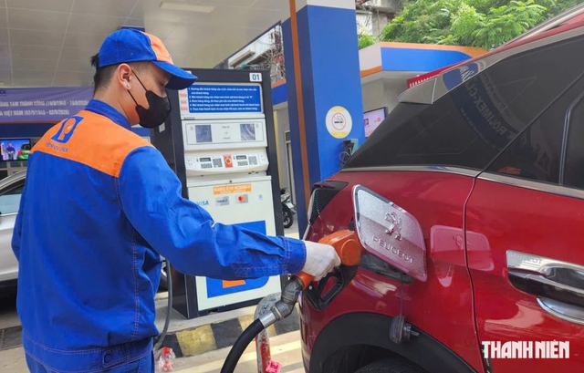 Gi&aacute; xăng dầu mới nhất, &aacute;p dụng từ 15 giờ h&ocirc;m nay 17.9 - Ảnh 1.
