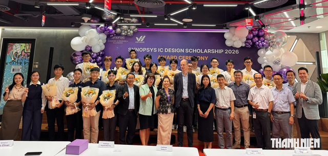 Tập đo&agrave;n c&ocirc;ng nghệ Mỹ trao học bổng vi mạch 20.000 USD cho sinh vi&ecirc;n Việt Nam - Ảnh 1.