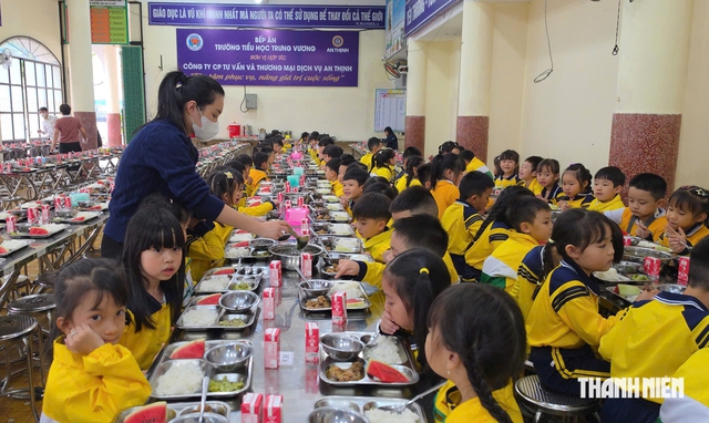 Bếp ăn bán trú Trường tiểu học Trưng Vương thay đổi sau sự cố thực phẩm bẩn - Ảnh 5.
