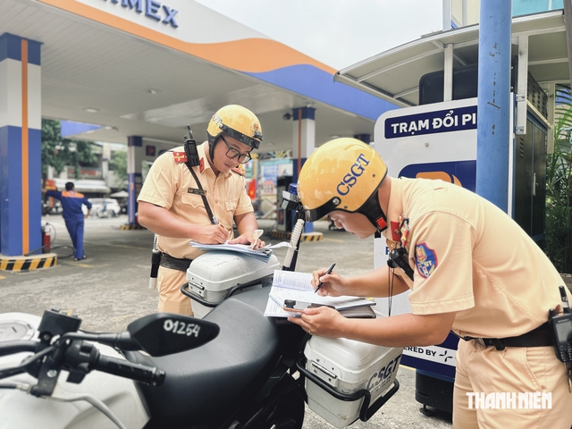 CSGT TP.HCM tổng rà soát 100 ngày: Phát hiện xe không chính chủ xử lý thế nào? - Ảnh 2.