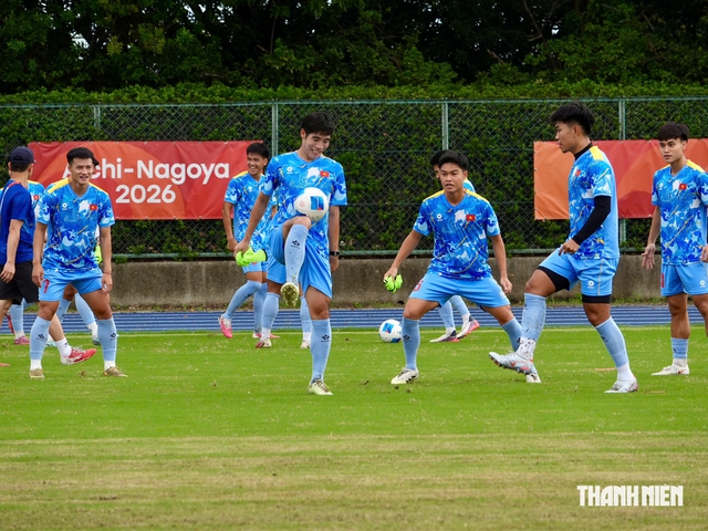 U.23 Việt Nam tập chiến thuật đặc biệt, chống &lsquo;vũ kh&iacute;&rsquo; n&eacute;m bi&ecirc;n cực kỳ lợi hại của U.23 Philippines- Ảnh 10.