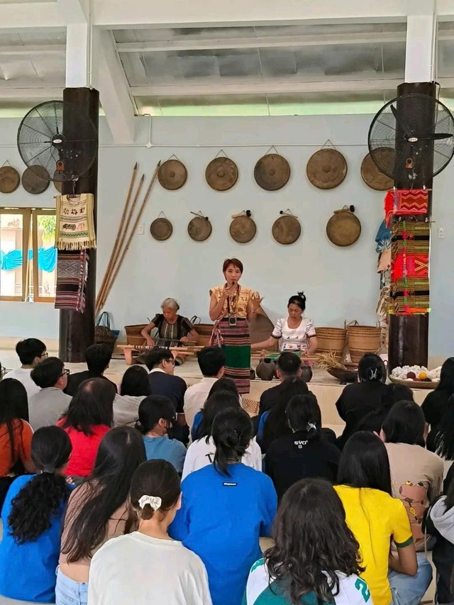 Bỏ phố về rừng: Hành trình ‘sống xanh’ của cô gái S’tiêng - Ảnh 2.