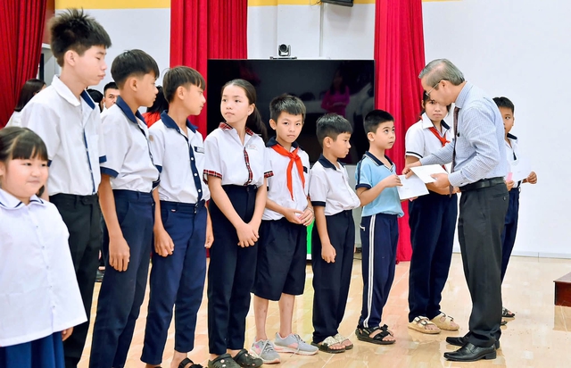 Lan tỏa yêu thương từ mô hình ‘Nuôi heo đất tiết kiệm’ - Ảnh 6.