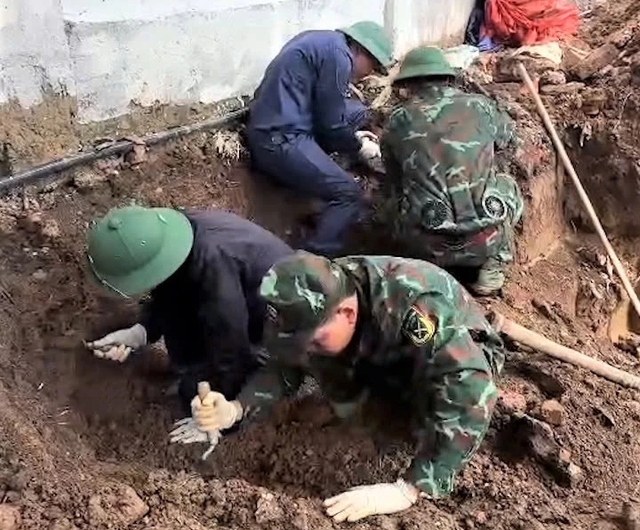 Tìm thông tin liệt sĩ có giấy tờ ghi tên bố mẹ và ngòi bút khắc 'Lê Thị Chính' - Ảnh 1.
