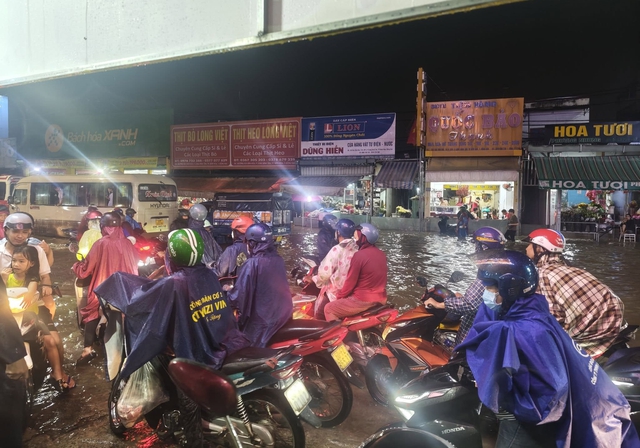 Hầm chui ở Đồng Nai ngập nhẹ sau cơn mưa - Ảnh 1.