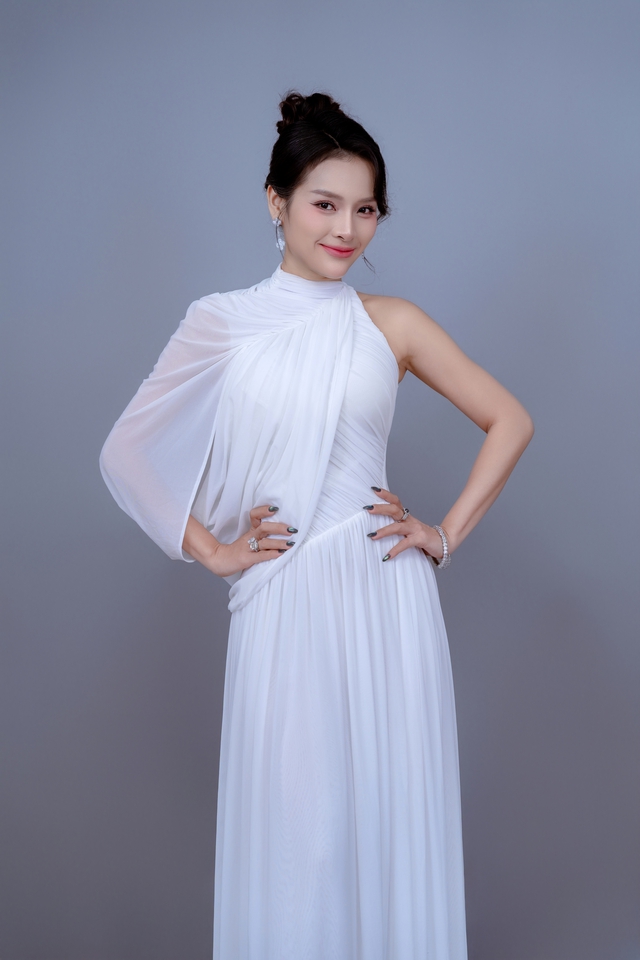 Phương Trinh Jolie: Thu nhập kinh doanh online không thua kém làm nghệ thuật- Ảnh 2.