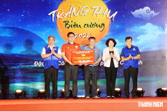 Ấm áp đêm hội Trăng thu biên cương 2026 tại đặc khu Côn Đảo- Ảnh 4.