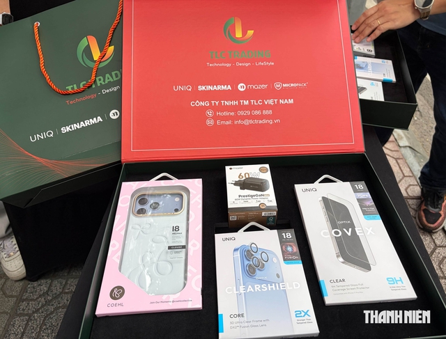 Ngày đầu mở bán iPhone 18 Pro: Người Việt chen chân, chi trăm tỉ lên đời iPhone - Ảnh 3.