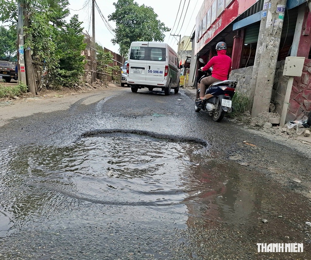 'Bẫy' hố ga gây nguy hiểm- Ảnh 1.