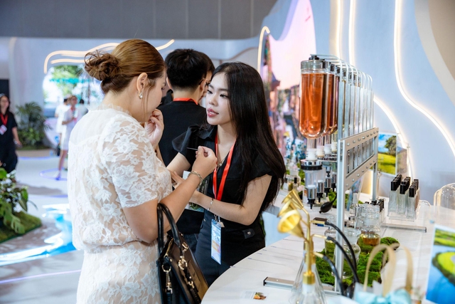 Khai mạc Nam Long Experience 2026, khách hào hứng ‘khám phá’ bất động sản giá trị thực - Ảnh 4.