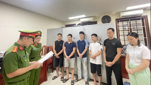 Khởi tố 6 bị can sản xuất, bu&ocirc;n b&aacute;n mực in giả- Ảnh 1.