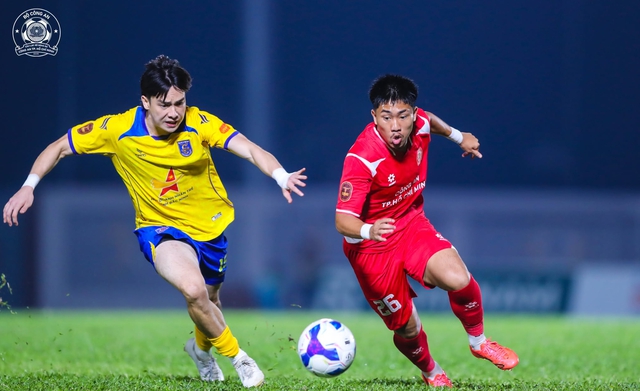 Nóng: Ngô Đăng Khoa thay Thành Chung bị chấn thương, Việt Nam thêm mũi công sắc bén tại FIFA ASEAN Cup- Ảnh 1.