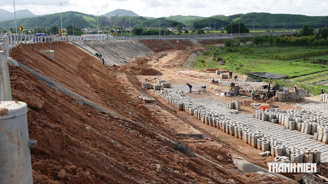 Cao tốc Đ&agrave; Nẵng - Quảng Ng&atilde;i: N&uacute;t giao Tr&igrave; B&igrave;nh sẽ th&ocirc;ng tuyến v&agrave;o th&aacute;ng 10- Ảnh 2.
