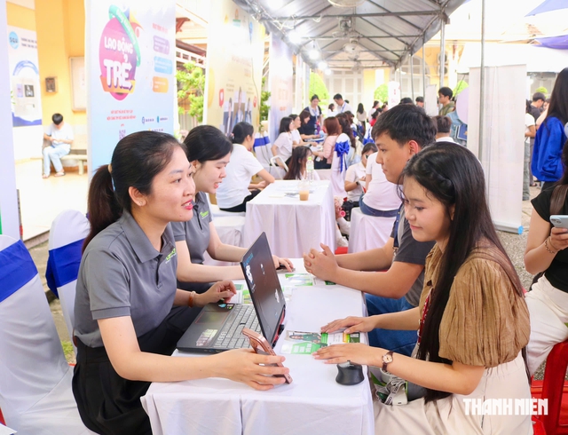 Tân sinh viên cần tìm việc làm thêm đến ngay những nơi này - Ảnh 2.