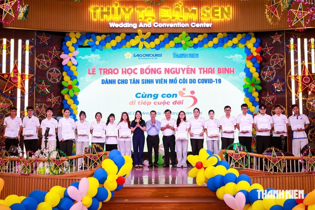 Trung thu Đầm Sen: Nơi lưu giữ những mùa trăng yêu thương và viết tiếp ước mơ- Ảnh 1.