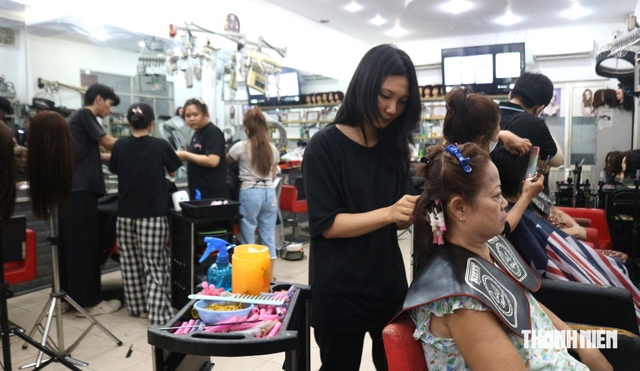 Một địa điểm cắt tóc, làm nail, gội đầu dưỡng sinh... miễn phí ở TP.HCM - Ảnh 2.