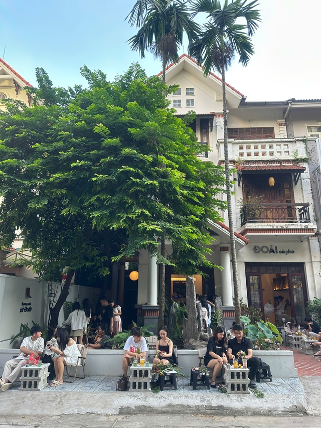 Đèn trung thu bằng hoa tươi và cách người trẻ ‘làm mới’ mùa trăng- Ảnh 5.