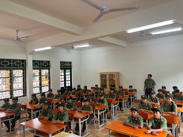 Trường Văn hóa CAND II đón gần 1.000 học sinh có hoàn cảnh đặc biệt nhập học - Ảnh 3.