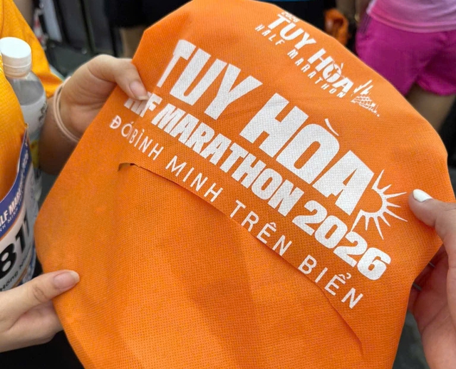 Xác minh vận động viên giải Tuy Hòa Half Marathon 2026 bị rạch túi, lấy tài sản - Ảnh 1.