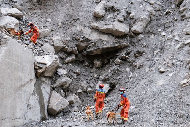 Một tuần sau lũ quét ở Nepal: Số người chết tăng cao, 4.400 người vẫn mất tích - Ảnh 1.
