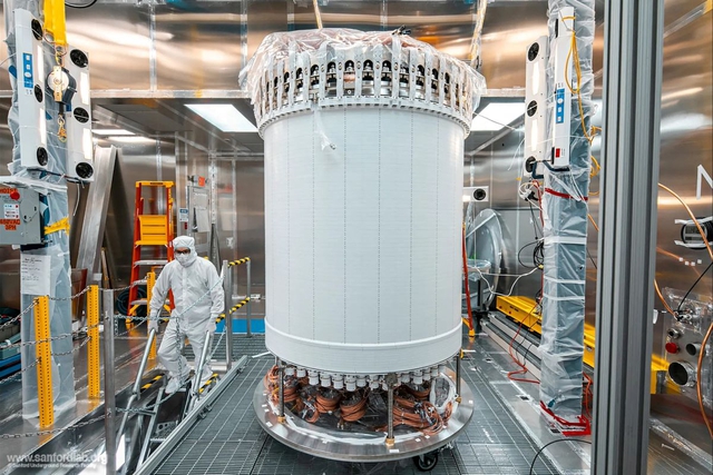 Scientists make potential breakthrough in search for dark matter - Ảnh 1.