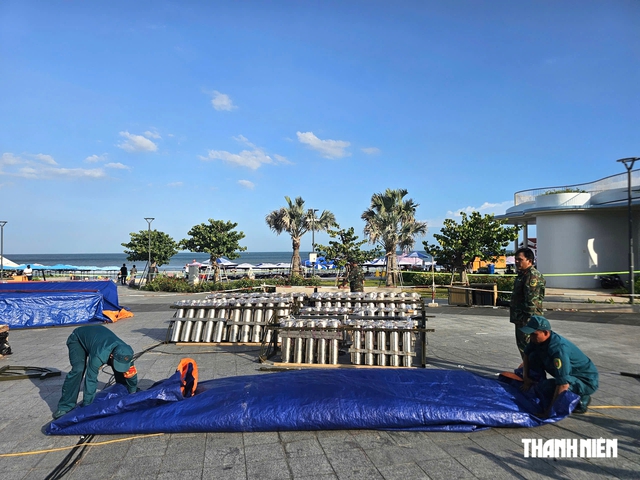 Bắn pháo hoa ở tháp Tam Thắng, đứng ở đâu để thấy pháo nổ hình trái tim?- Ảnh 3.