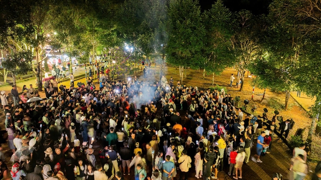 5 ng&agrave;y nghỉ lễ, Quảng Ng&atilde;i đ&oacute;n 250.000 lượt kh&aacute;ch, L&yacute; Sơn v&agrave; Măng Đen k&iacute;n ph&ograve;ng - Ảnh 2.